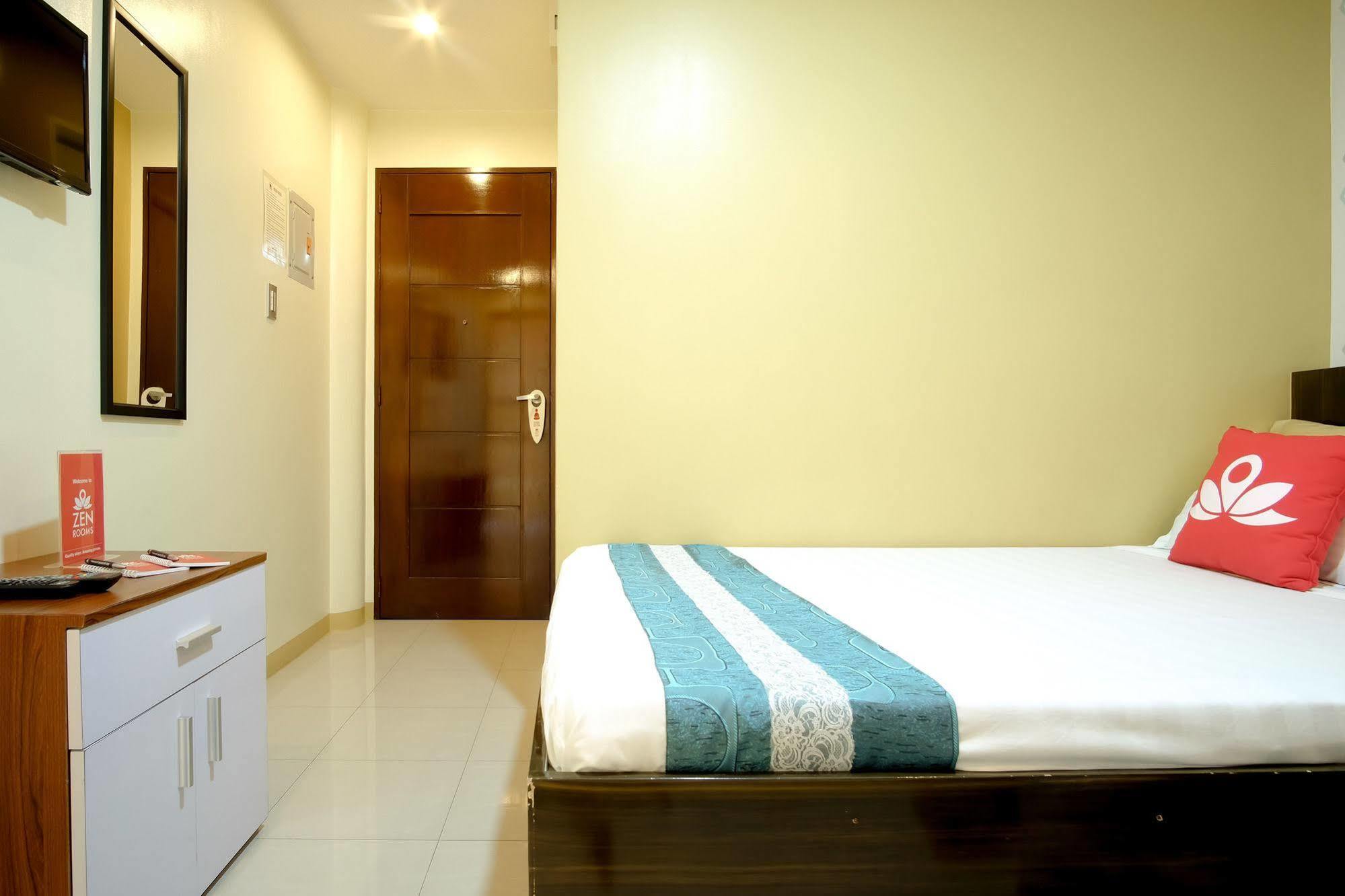 Zen Rooms Libertad Railway Station Pasay Ngoại thất bức ảnh